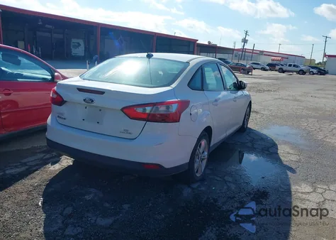 2014 Ford Focus Se z USA, uszkodzony, nr VIN 1FADP3F23EL302031